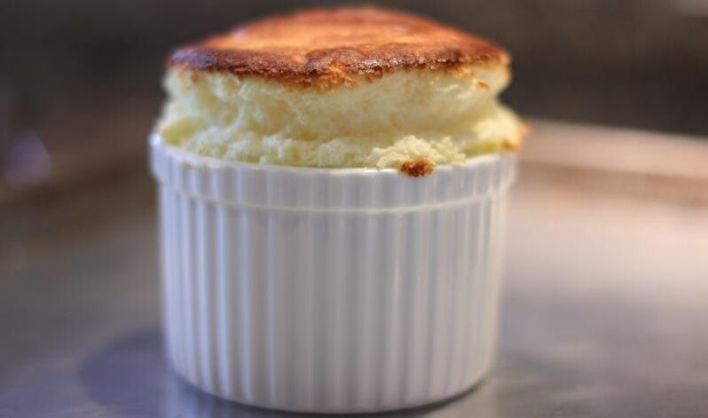 Cottage cheese and apples soufflé - a dietary dessert for pancreatitis